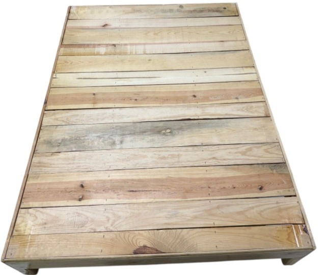 Foto de base de madera matrimonial